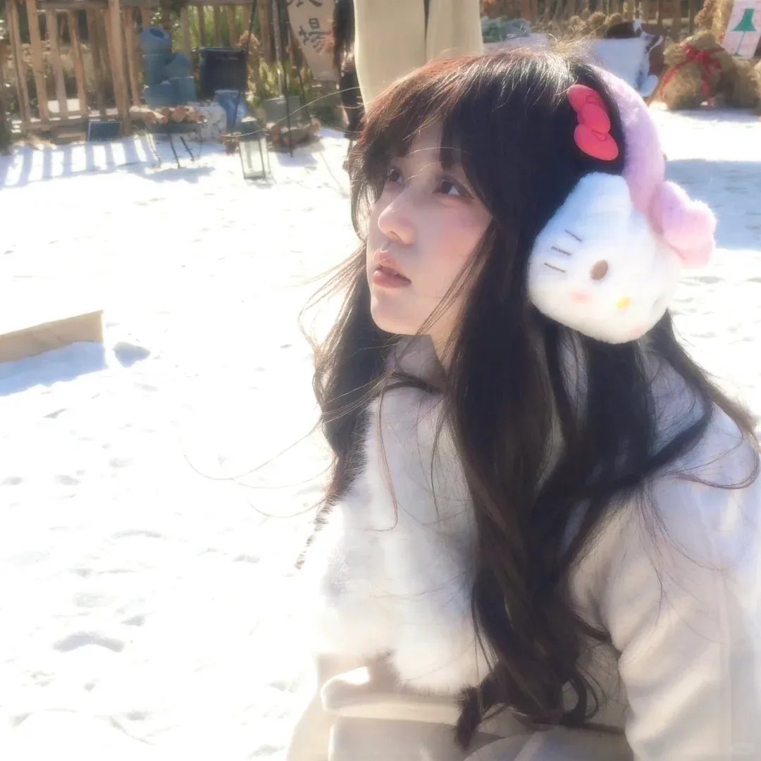 穿黑衣的女孩